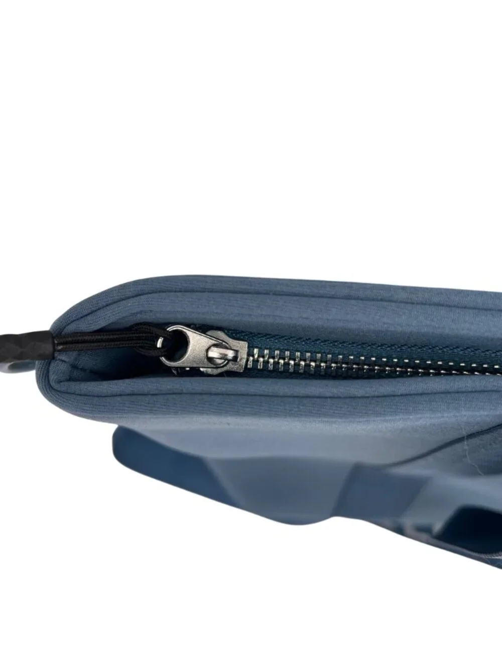 Peloton Blue Gym Bag Tote With Adjustable Strap & Zipper Closure & Inner Pocket - Picture 9 of 12